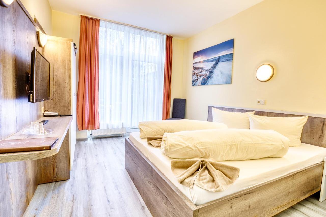 Hotel Kiebitz An Der Ostsee Börgerende-Rethwisch エクステリア 写真